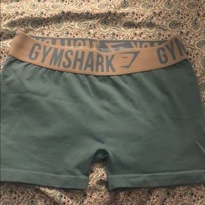 Gymshark booty shorts stretch